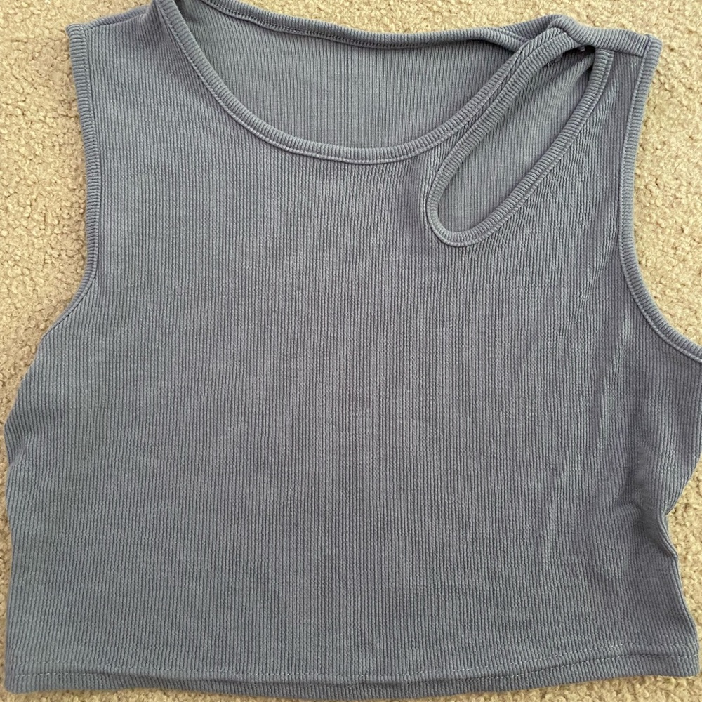 shoulder hole tank top